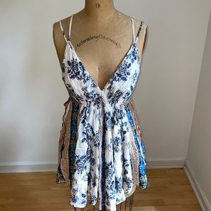 V-Neck crisscross Sundress
